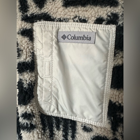 Columbia Black and White Patterned Fleece Jacket - Picture 4 of 6
